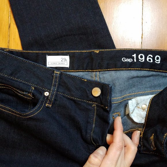 Gap 1969 Curvy Skinny Jeans - Picture 2 of 4